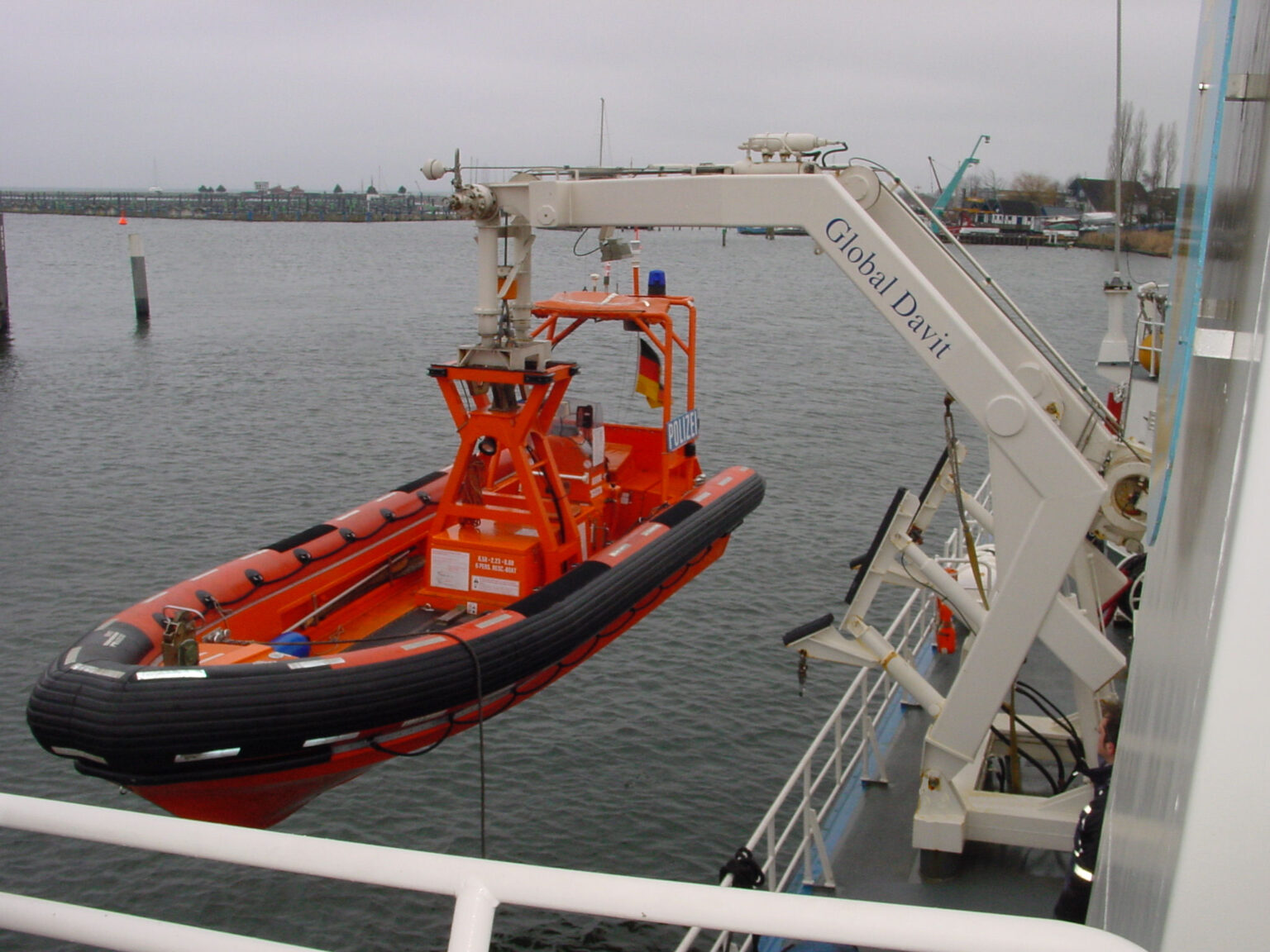 FRB Handling davit De Wolf Maritime Safety