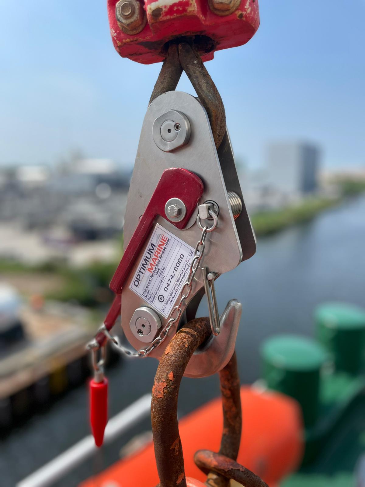 Rescue boat release hook 15kN De Wolf Maritime Safety